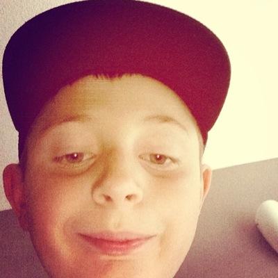 10 years old awesome gamer play call of duty,NHL 15, Minecraft on xbox one 5th grade love hockey canadien