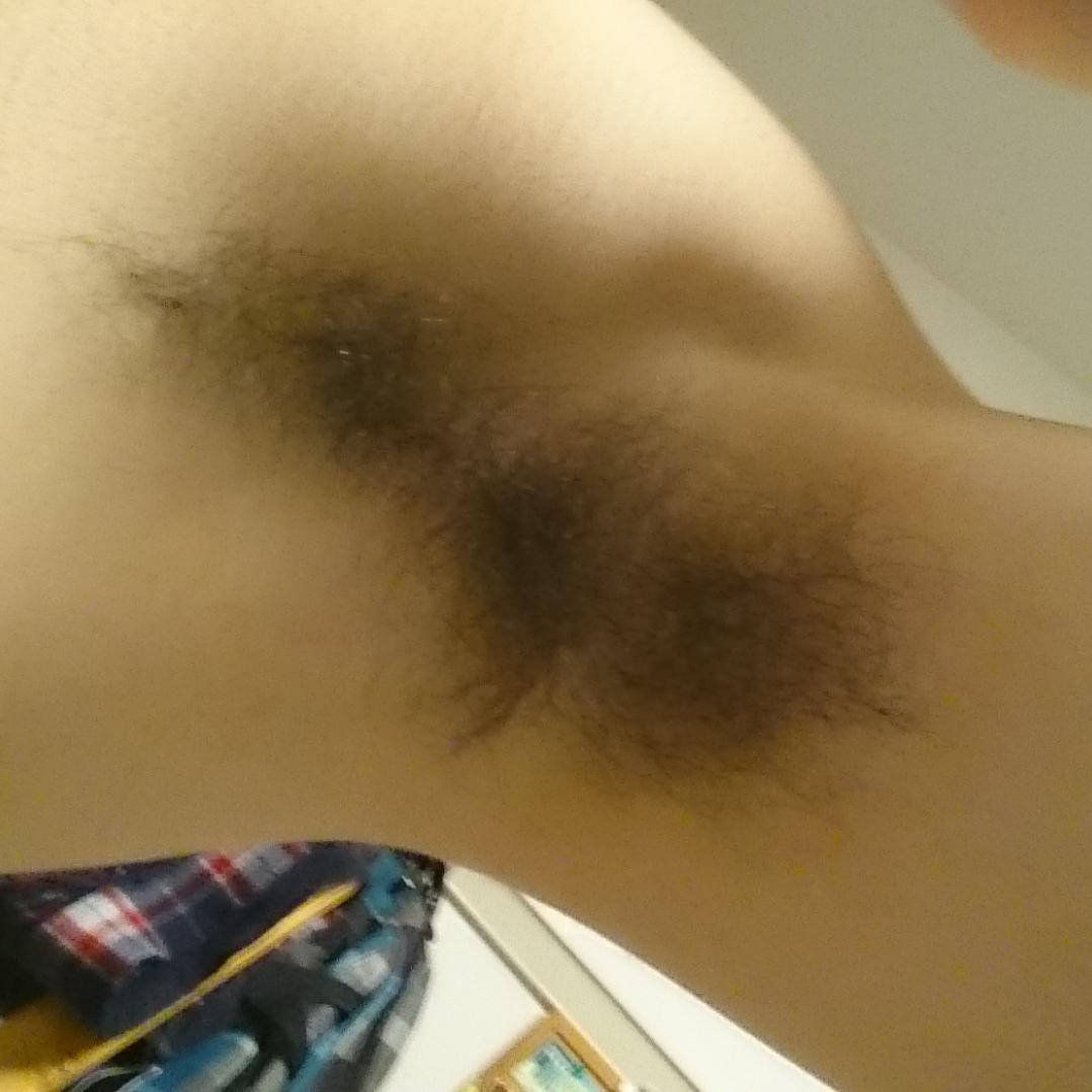 フェラ好きなバイ（尺犬願望もあり）。ノンケのフェラ処理や既婚者の方も処理？させてほしいです。
もちろんしゃぶりあいとかも◯
あとマッサージも得意で色々気持ちよくします。
気になった方、DM待ください。秘密厳守します。
こちら、34歳 ガチムチ～GMPD体系です。
詳細はDM下さい！　#巨根待ち
