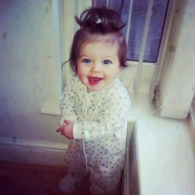 I'm Chloe Alexis Mahone im 1years old my daddy is @dcstin and my mommy is @abbymchcne ❤