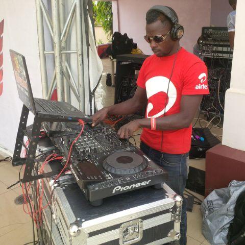 cooldeejay360's profile picture. Best on d of steel wheels ...Cool deejay360.. .....For more enquiries call 08108082688. Jibolarjune10@yahoo.com