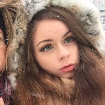 i love youtubers my fave girl youtuber @SueRoseOfficial supporting since 2014! proud rose!