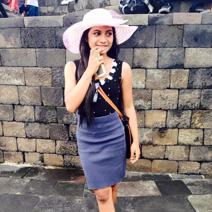 Model remaja di jakarta ♥❤️. @nadyashalsa_ masih pakek:)) . SMAN.5 JAKARTA . ♥❤️