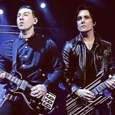 I love to perform, mainly because I get to play along side @FauxZVengeance. Is it wrong to love him? because I'm not sorry. (NOT THE REAL SYN)