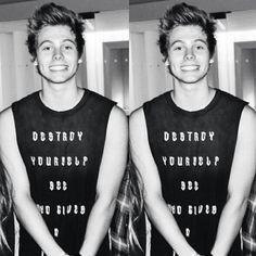 I'm crazy obsessed with you guys!(specially Luke) ... Please follow them  @Luke5SOS @Ashton5SOS @Calum5SOS @Michael5SOS @5SOS