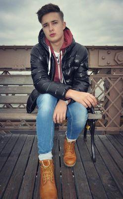 ccharlie327's profile picture. 