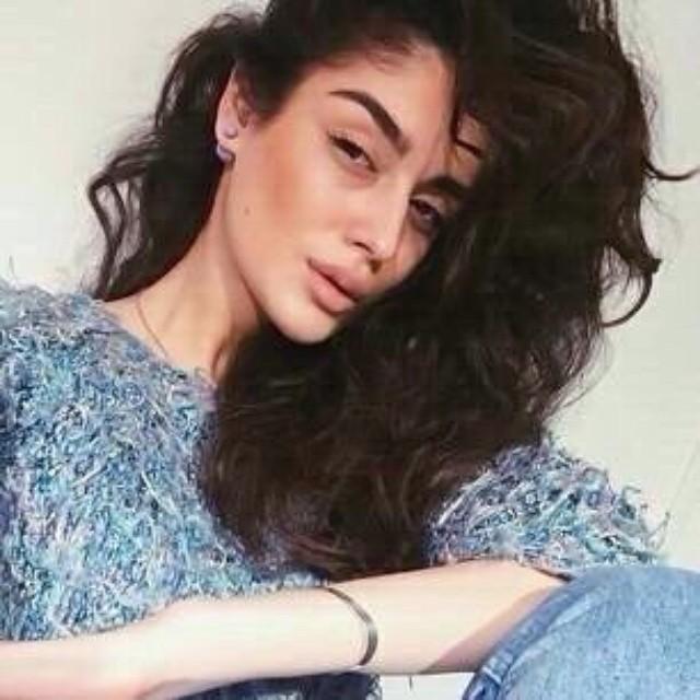 ‏‏‏‏‏
مَتّوِأّضعٌهِ وِقِنِوِعٌهِ
َّسبِحٌأّنِ أّلَلَهِ •
 حسابي بالانستقرام rwaiahzx@