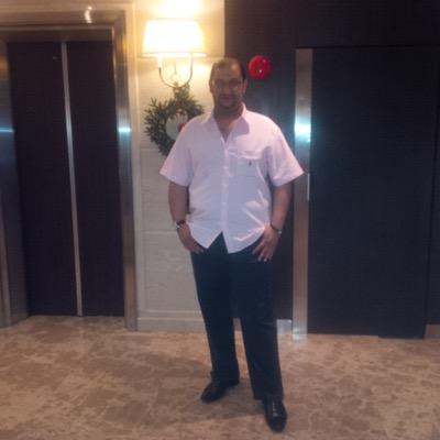 : اذا قلبك يبانــــي مـرحـبـابـك،، و اذا قلبك لغيري رح لـغـيري،، لا تزقرنـي عقبها تصك بـابك،، وانا صوبك بدرب الود سيري،،
