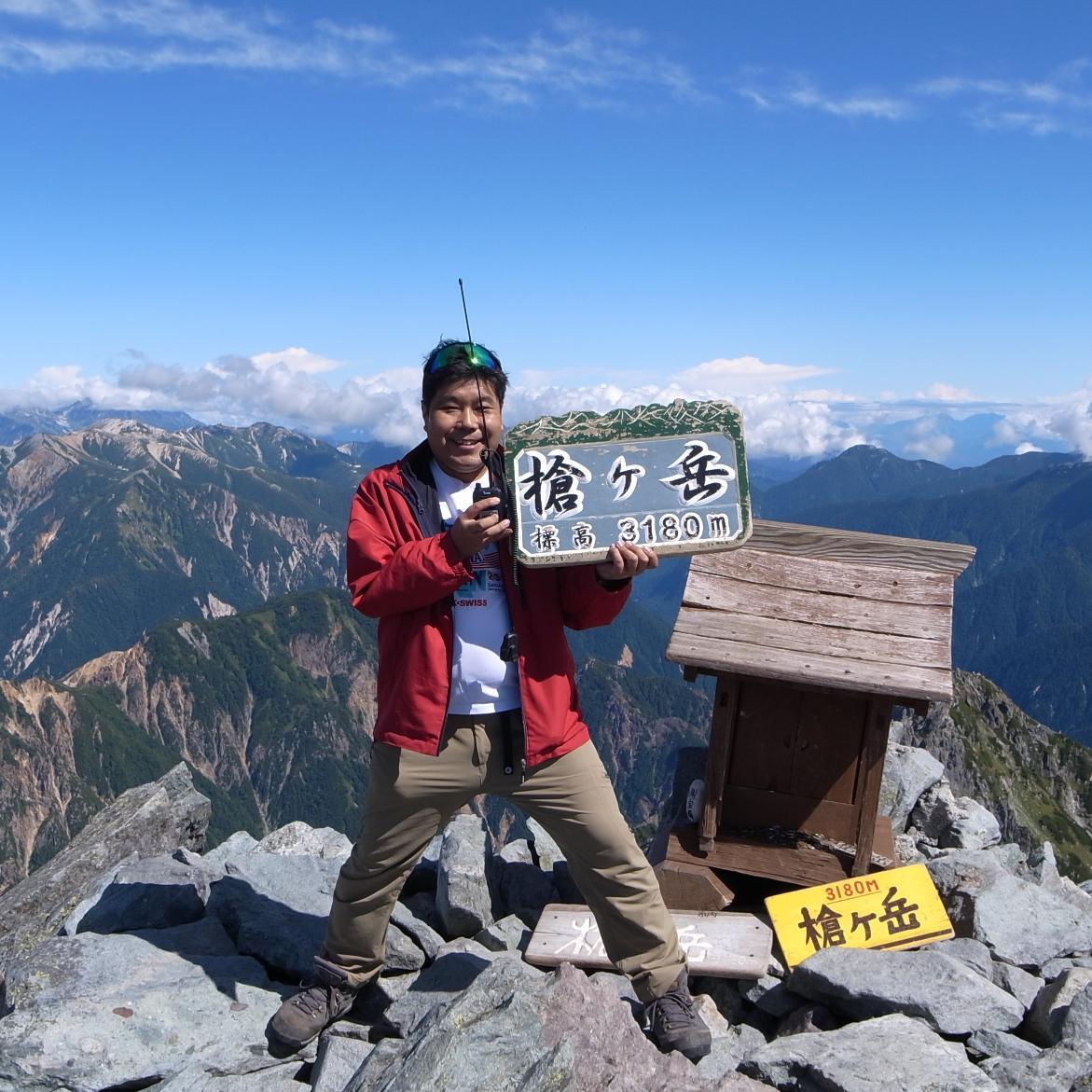 神奈川県西部でフリーライセンス無線を主に楽しんでます。アマは一級ですがほとんど運用しません。山に登って運用したり・・・アウトドア派です。電子、機械、メカトロ系好き。2018年5月に新技適機ZX-900Aを製作。バイクでの日本一周や、小笠原やスイス鉄道旅・・・色々やってます。ライセンスフリーバイクミーティングも開催中。