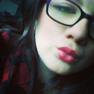 I'm Taylor i am a singer i have a new acc i hope you like me3 follow me I follow back