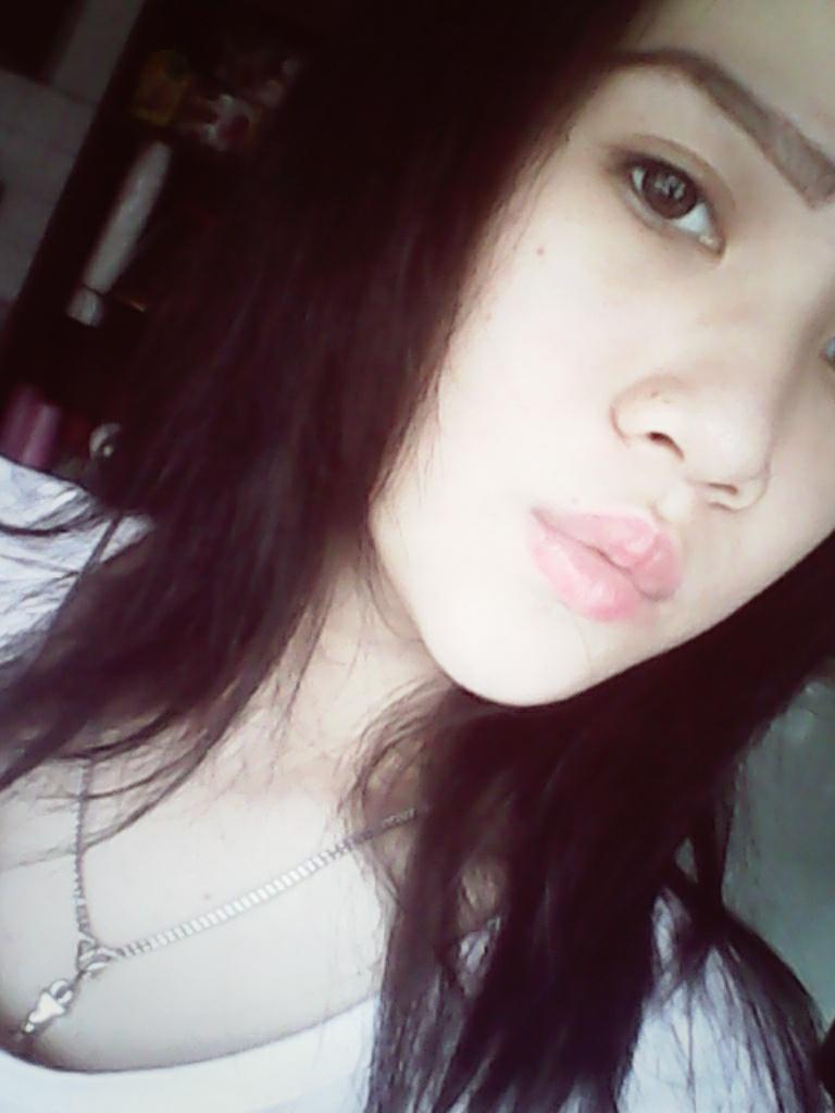 Hai, Caroline Lyana. 15 y/o, SMKDTHO. You follow me i will follow you back? :) Be mine? hahaha #Molady's Family (Elmo)