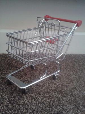minitrolley's profile picture. adventures of a mini shopping trolley