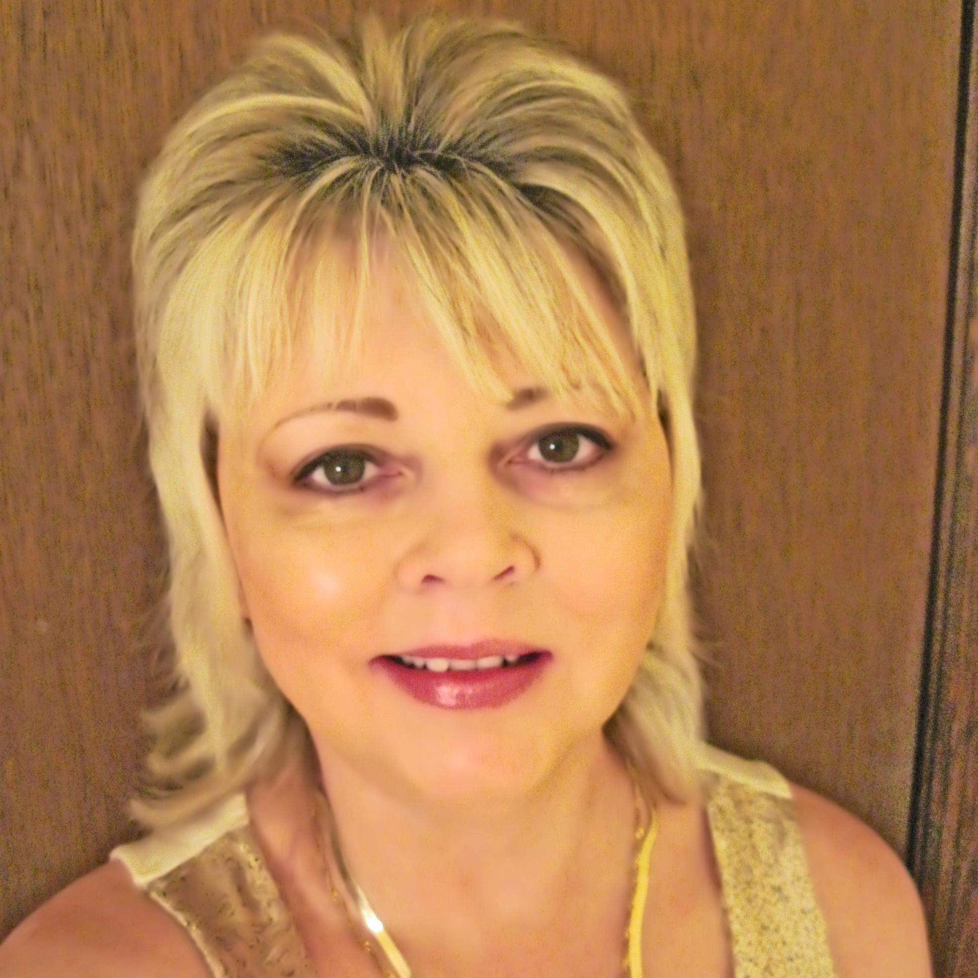 brendabone9's profile picture. I love to write and read books!