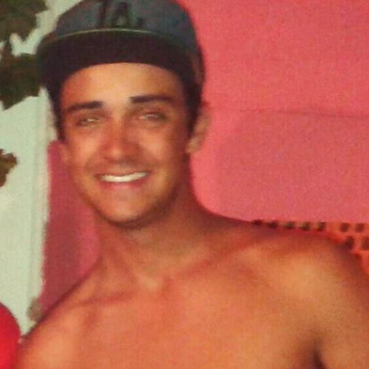 Eu vi o tempo passar vi pouca coisa mudar então vou tomar um caminho diferente....*-*