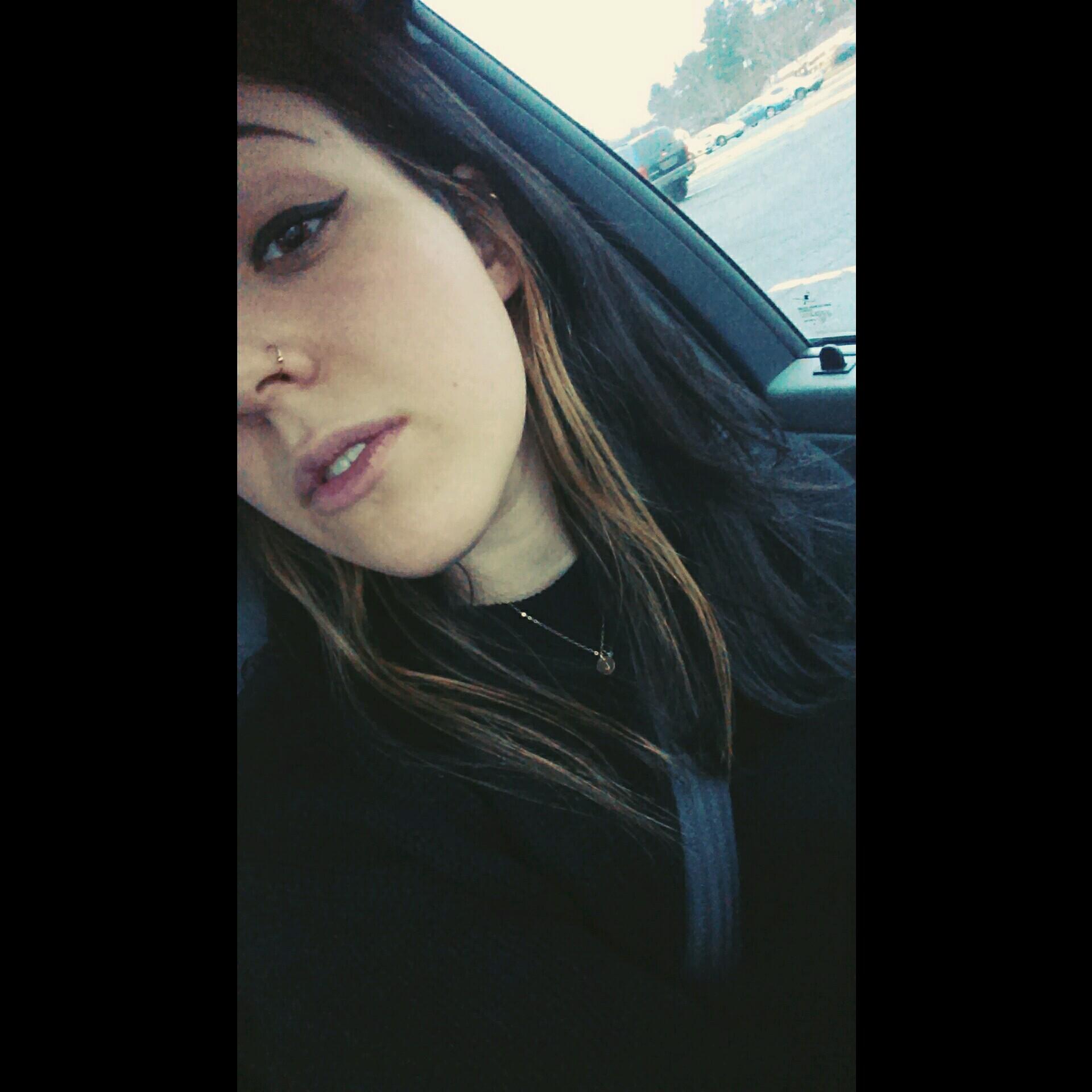 everdairs's profile picture. we're swimming with the sharks until we drown