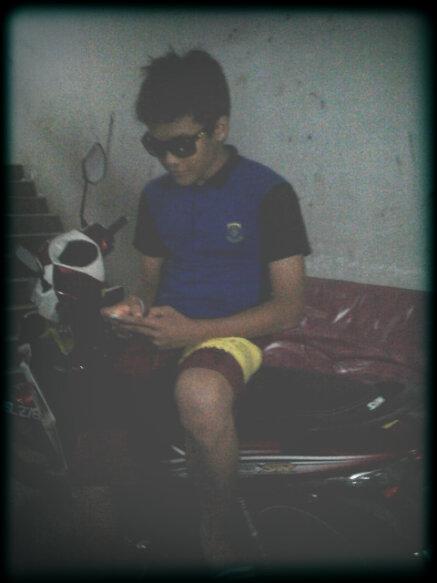 MeNuNgGu ciNtA daRi Nya..LoViNg??yEaP stiLl wAiTiNg FoR hEr..!!