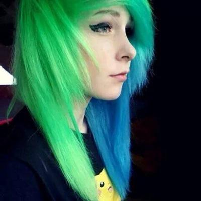 Hey! This is a page for all scene/emo/goth etc Gay/Bi/Lesbian/straight is perfect❤️ If you are a Emo angel please follow! Love you all❤️❤️