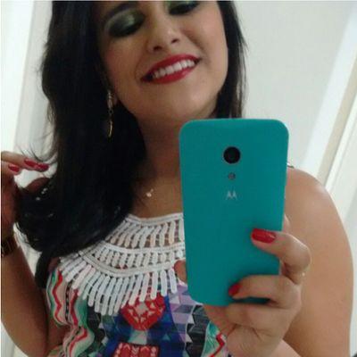 Administradora, graduada pela Unimontes,  empreendedora. AMORES: Deus,Família,Música, seriados, minha cachorrinha e Clube Atlético Mineiro :-D