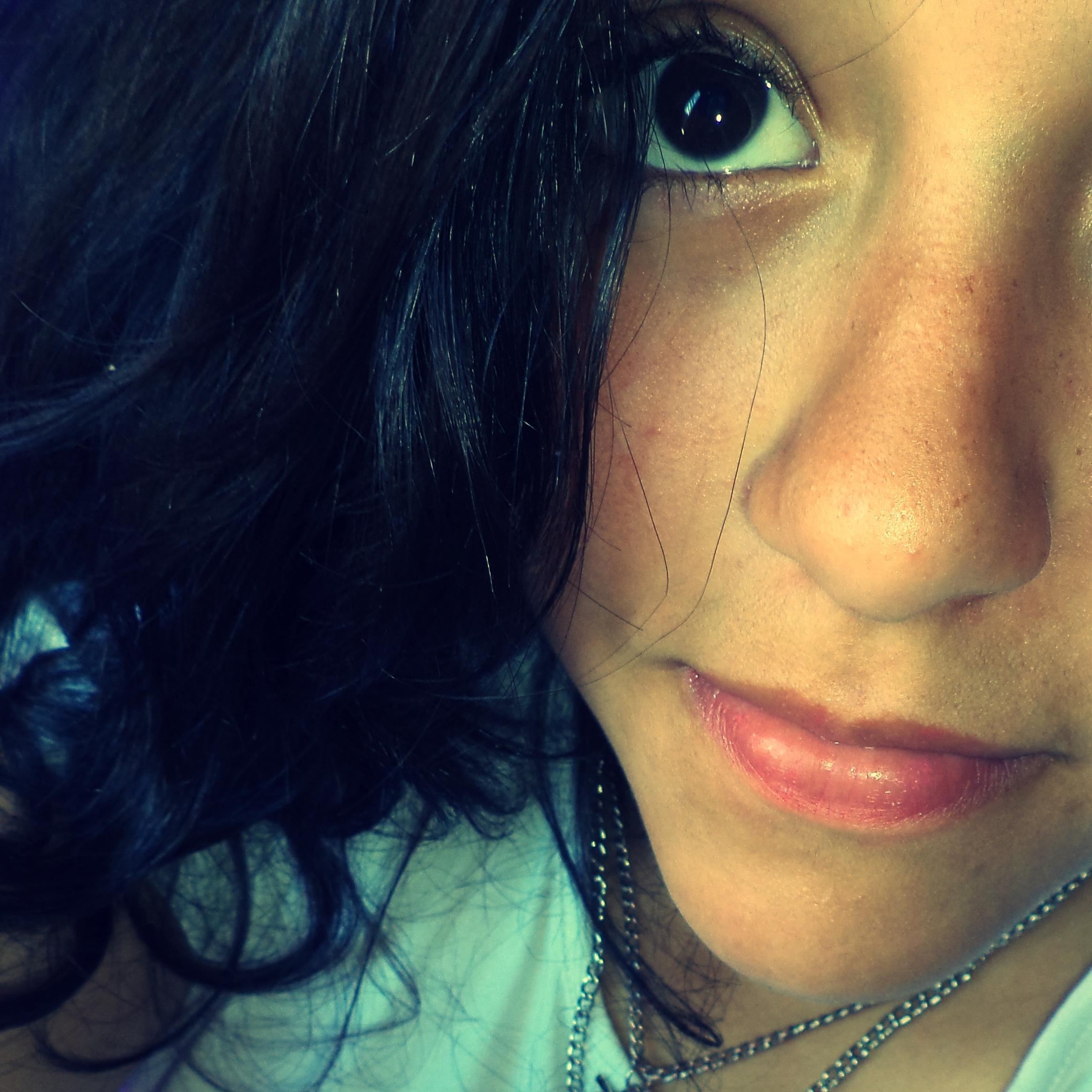 No entiendo de política, soy fans del rock and roll, sé que me critican por ser como yo soy, no vivo en el mañana yo vivo el día de hoy.../88/♥