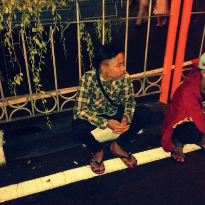 saputra_handra's profile picture. Kesenangan mungkin bisa kamu beli, tapi kebahagiaan yang sesungguhnya hanya muncul dari hati.