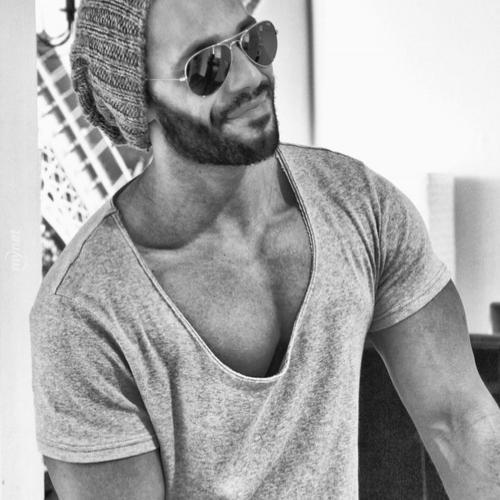 balık burcu yanlız bi adam
