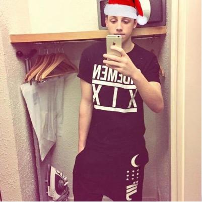 Wroe2P's profile picture. 