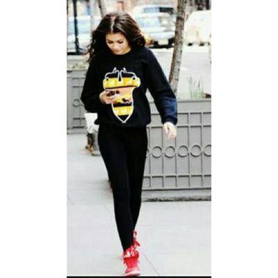 my idol is tall and tomboyish but sweet like honey ♡♡ supporting Z015!!
