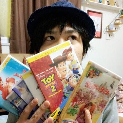 芸人を引退し2015年からイラストレーターとして活動をはじめました!
そして同時に人生思う存分充実することもはじめました!!!
大好きで憧れのディズニーを堪能しまくる趣味アカウントです(^-^)
