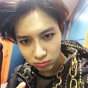❤ follow me i well follow back ❤️ shawol