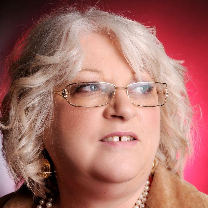 Transformational & Spiritual Life Coach, helping people to live life more fully, to find laughter in every day and to love who they are and how they live.