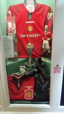 true loyal man u fan. follow me and I will follow you straight back. Man U forever