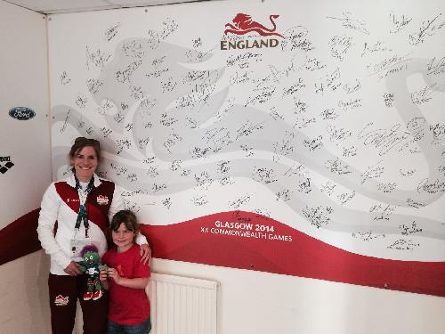 AmyRunningFeat's profile picture. Proud wife, mother and Elite Marathon Runner. Loves to laugh, run, coach and have a cuppa with family and friends.