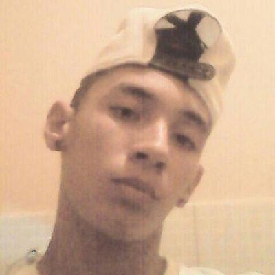 sou moreno uma metro e setenta e cinco tenho 16 anos e so