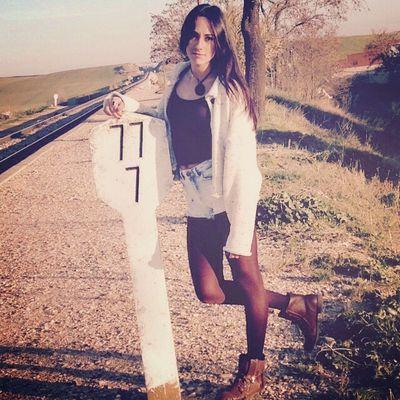 Nada sucede por casualidad, todo tiene un motivo~~Nunca te rindas y lucha por lo que quieres.//Rielvescity♡