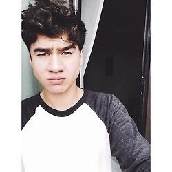 lovemehoodv's profile picture. Here the best Calum Hood photos