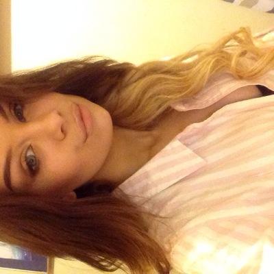 toxicmikeyaf's profile picture. who knew that guy with red hair dye running down his face would mean so much to me