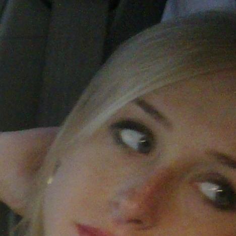 Former amateur porn star and cam girl. I like big dicks and I cannot lie ;)