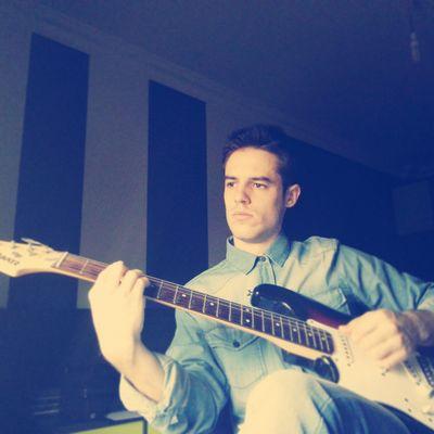 Ni me cuesta sonreír, ni no hacerlo me hace daño — Enfermero — instagram: jorgerosell91