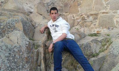 Estudiante de agrojardineria/Patriota Español/ aficionado al atletico de Madrid :D