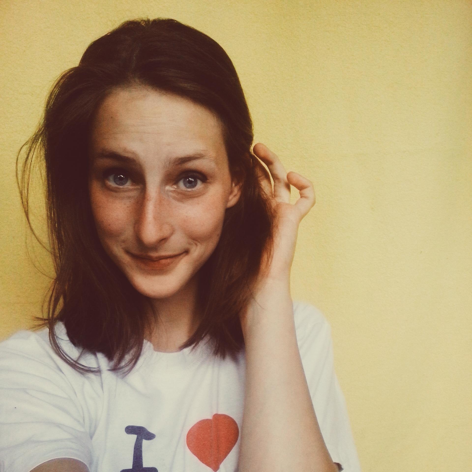 Fashion is my passion, music is my drug and friends are my love. My goal: to succeed!