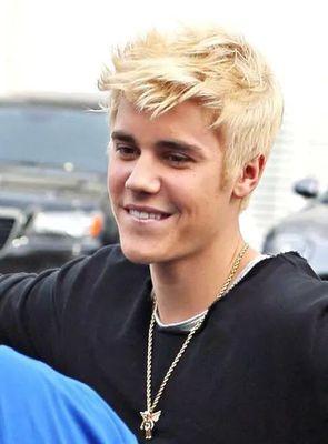 BELIEBER - there're some moments in my life where i need you and i'd like to bring you out of my dreams and hug you ♥ i'm so proud of my idol @justinbieber