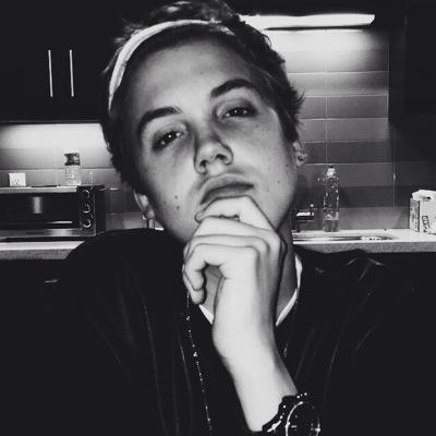 she gave you a free follow go follow @espinosaxlovee she follows back!