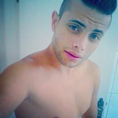 Quem mede muito as consequências, corre os risco de diminuir o tamanho da própria felicidade.