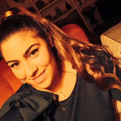 Sonsoles12G's profile picture. Amante del flamenco. Vivir mi sueño. Periodismo y Publicidad en la Universidad Loyola Andalucía. 
-La vida es una vez.-