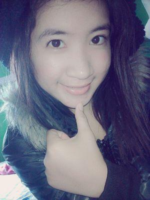TTL : 09 November 1996, Agama : kristen, Status : Mahasiswi Universitas Tanjungpura Pontianak, Kalimantan Barat, Indonesia