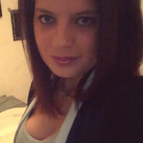 Laura34200's profile picture. 