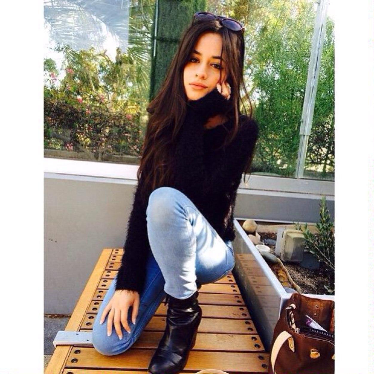 crystcl's profile picture. i like to sleep