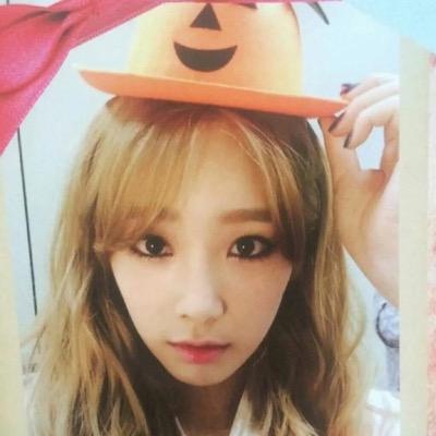 คิมแทยอน นิเทศศาสตร์ ปี 4 • • • • • แค่ได้รักเธอก็เป็นเกียรติเกินพอ~ #คริสยอลโคตรรักมึงเลย