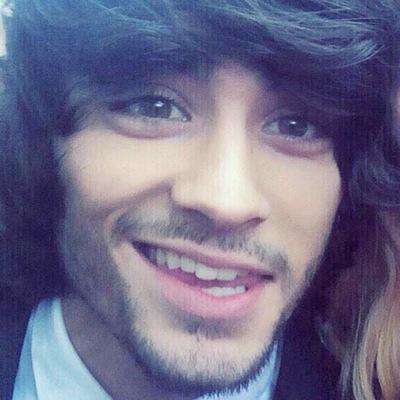 ask for a follow back on @raybanzouis