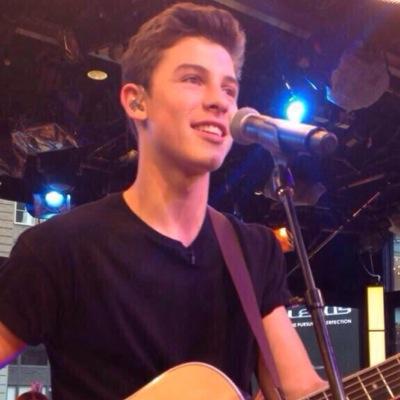 i gave you a free follow, so can you please follow @pleasingmendes