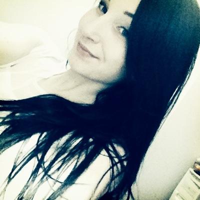 _sativadivaa's profile picture. studying R.M.T • Brock Rankin, love you ❤️ Smile, it looks good on you ☺️